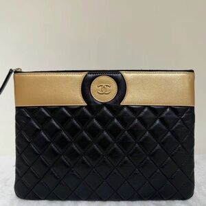 Chanel leather clutch